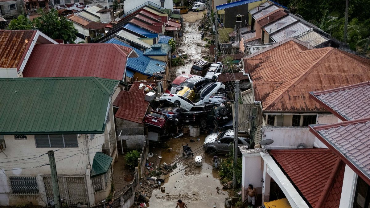 typhoon kalmaegi philippines death toll rises hundreds missing