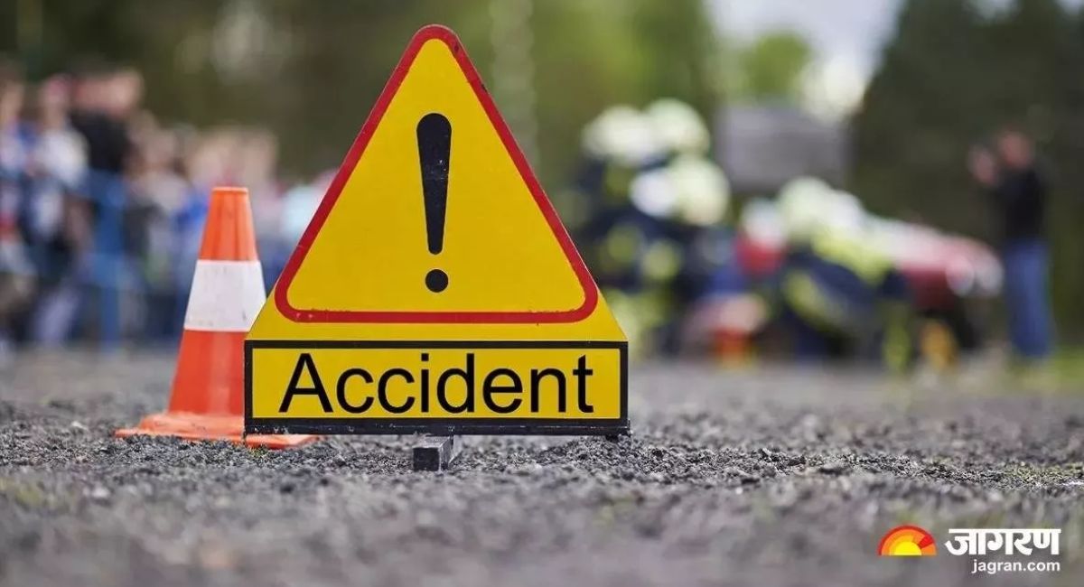 sleeper bus accident on agralucknow expressway 21 injured