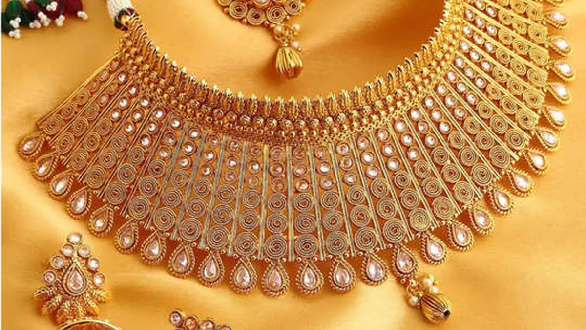 artificial jewellery demand soars in delhi amid rising gold prices
