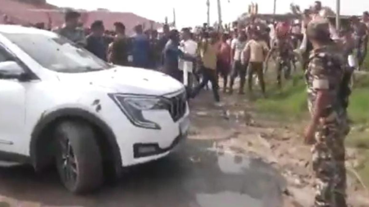 attack on bihar deputy cm vijay sinhas convoy in lakhisarai