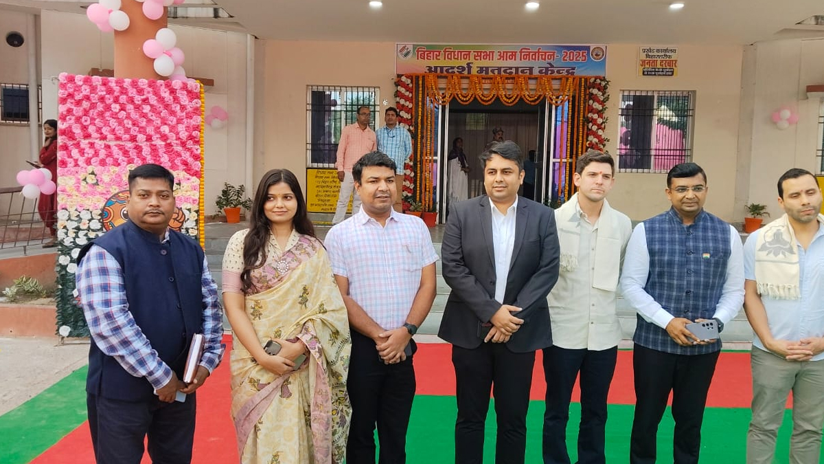 nalanda election 2025 foreign observers witnessed voting process in nalanda election 2025 dm kundan kumar inspected model polling stations