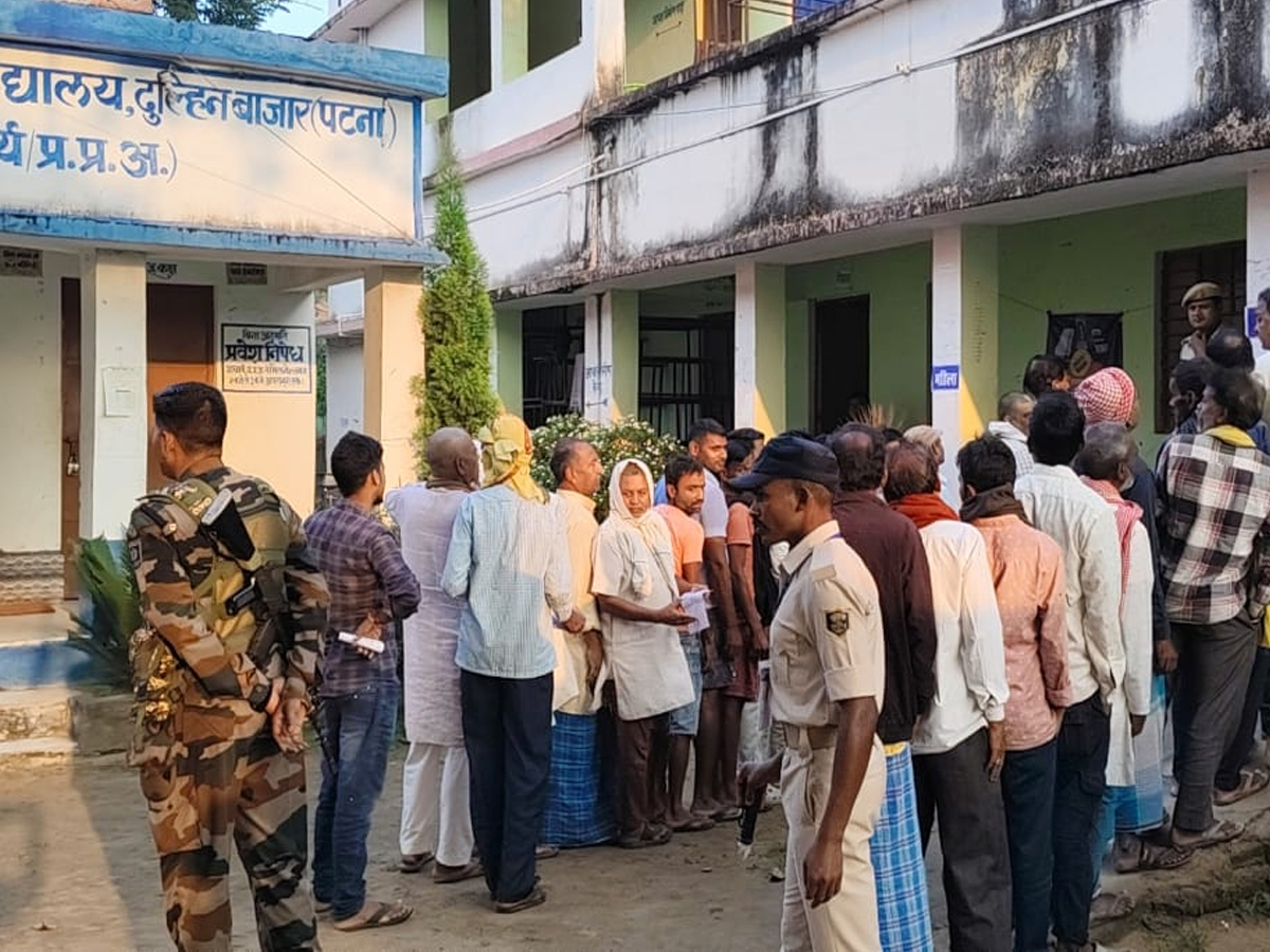 bihar voting patna kicks off election day with early morning turnout