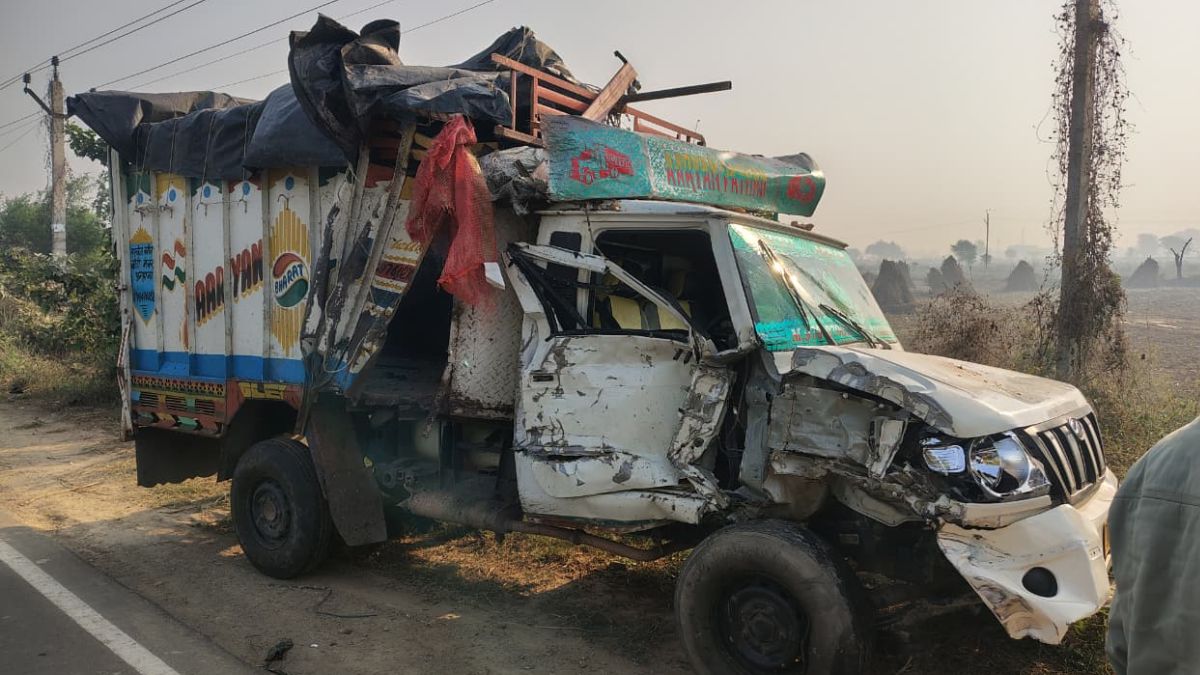 mathura accident pickup collided with a tractor trolley injuring 16 persons returns from haridwar