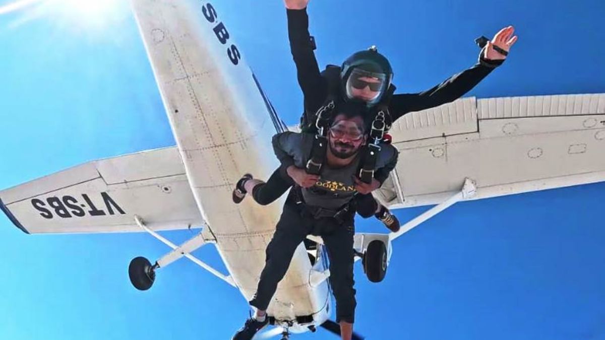 teacher pratyush jumped from 10000 feet successful sky diving from in association with sky high india