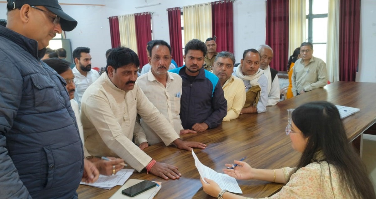 khatoli residents protest lack of development in awas vikas colony