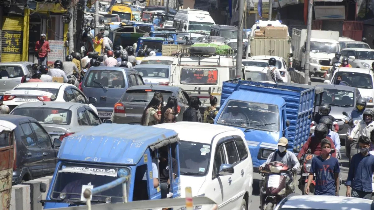 delhincr bans old vehicles 10 15 year old vehicles restricted from 2026