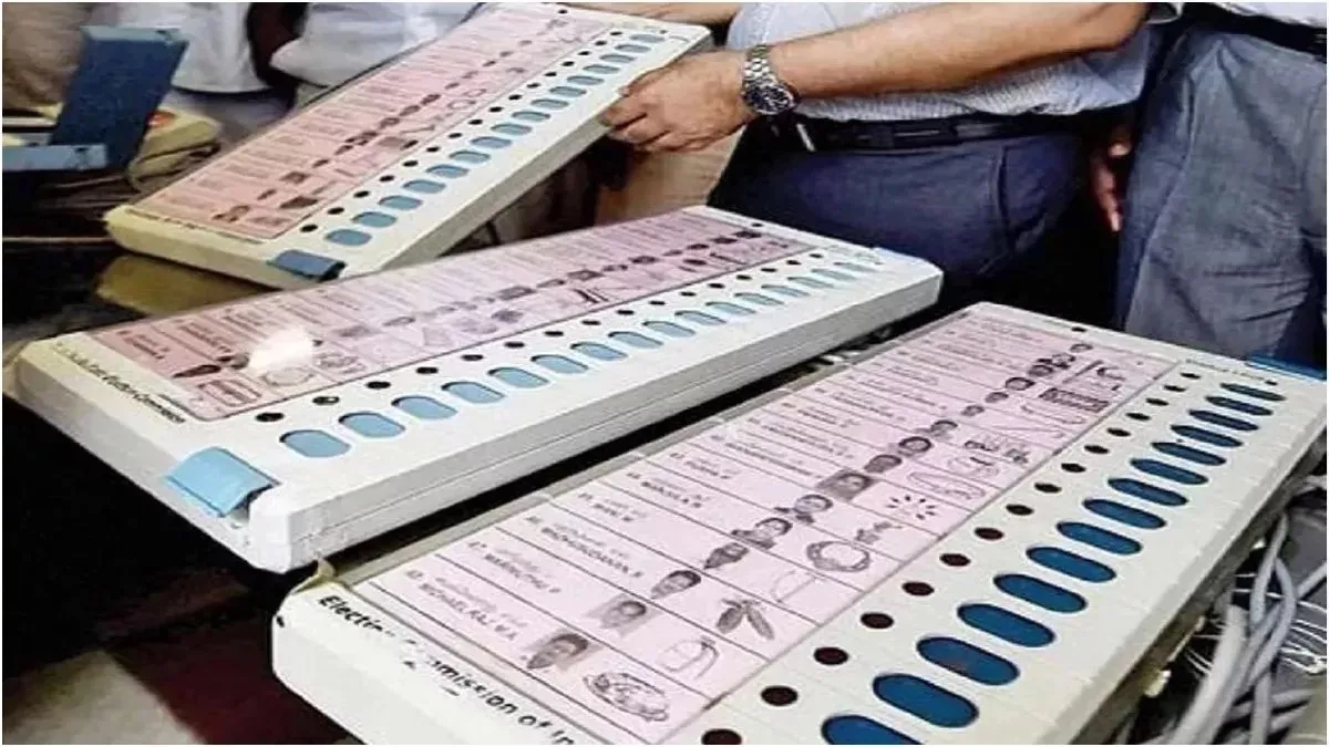 evm video recording during voting leads to fir against 11 in bhojpur