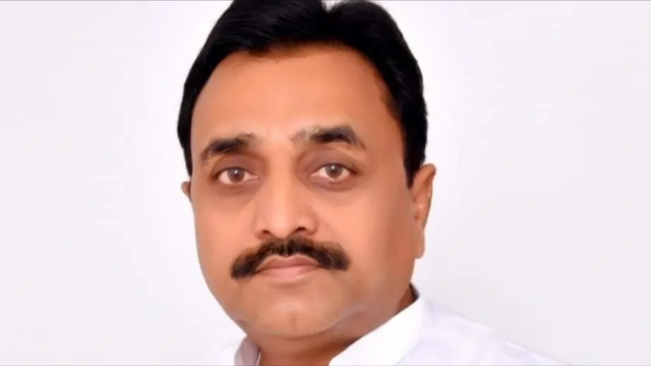 यूपी के इस जिले में वेंडिंग जोन परिसर में 10.41 करोड़ की लागत से बन रहा शॉपिंग कांप्लेक्स, 300 दुकानें आवंटित
