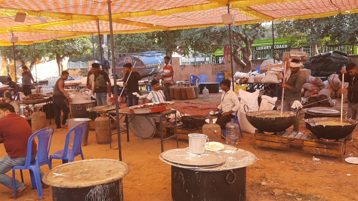 dhirendra shastri padayatra food arrangements and security in faridabad