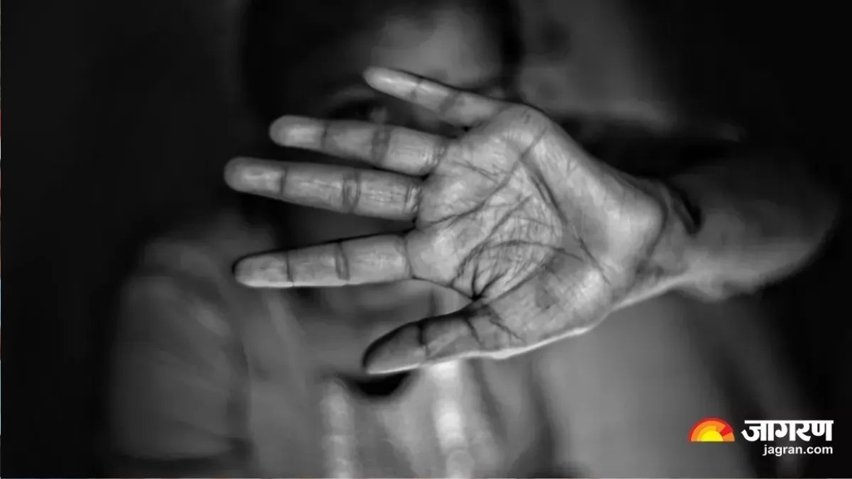 acid attack in mau 9 year old boy injured