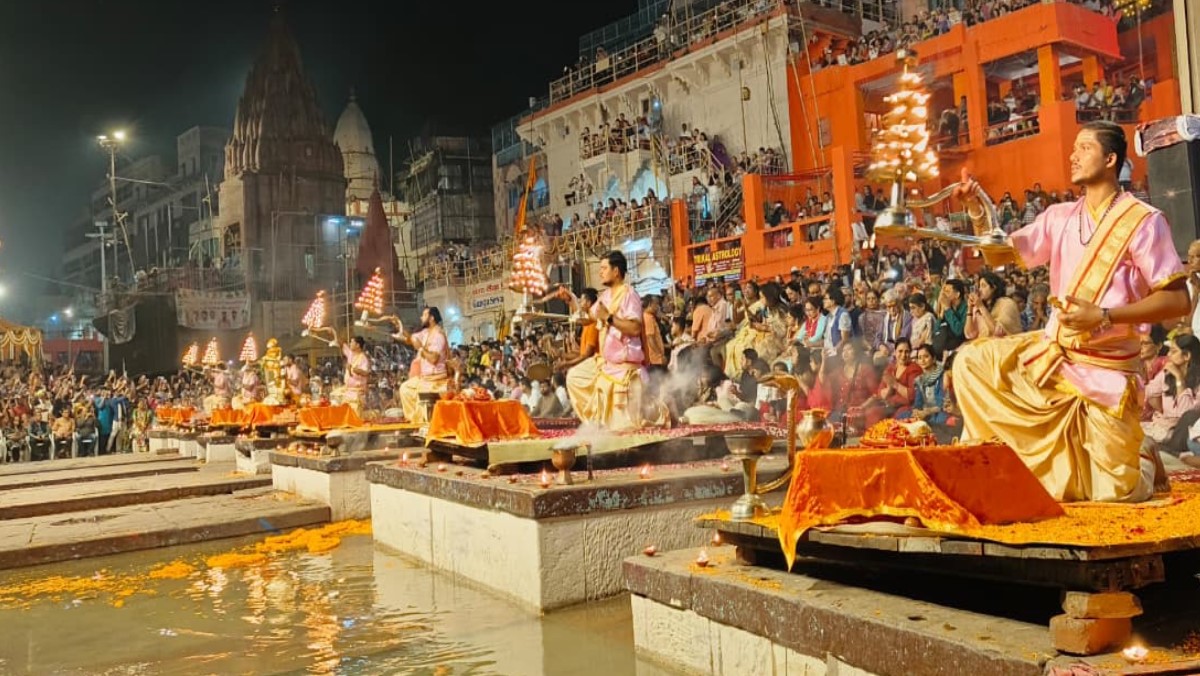 ganga aarti venue changed at dashashwamedh ghat due to rising water levels