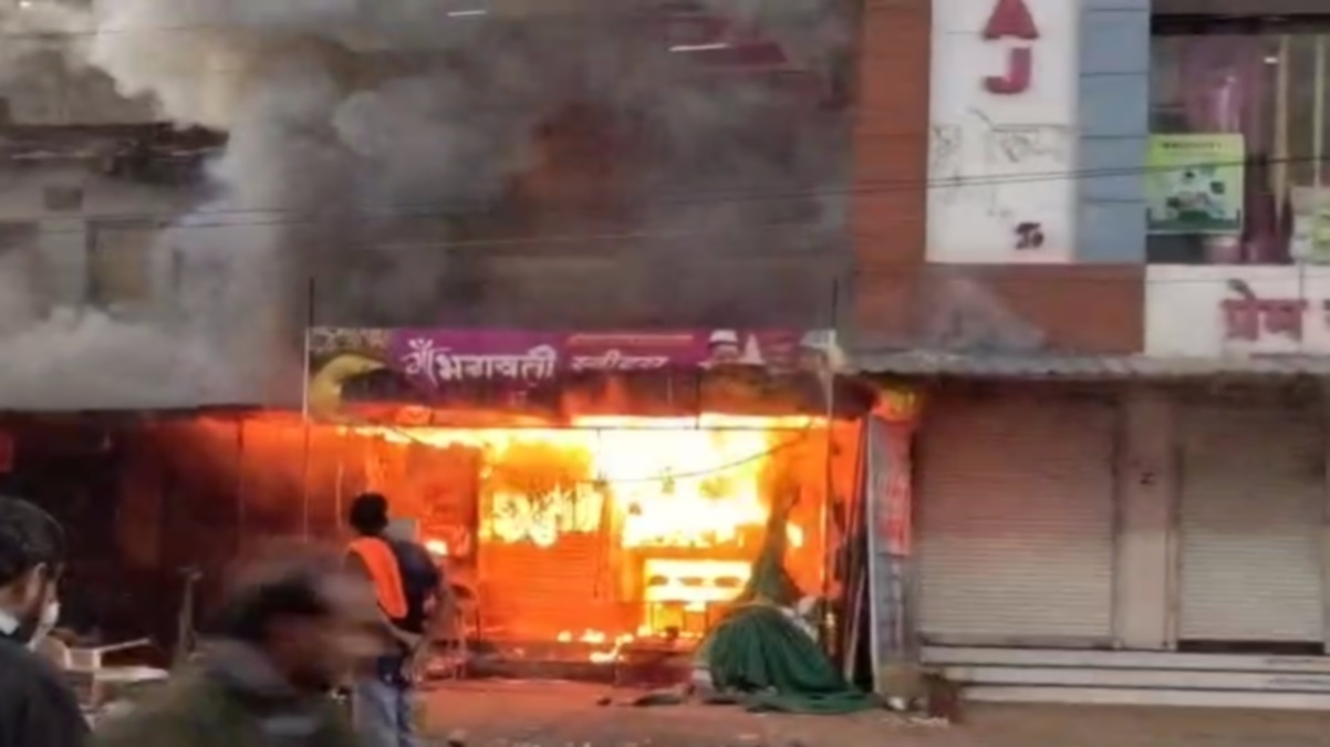 fire at sweet shop in kasrawad mp major incident averted