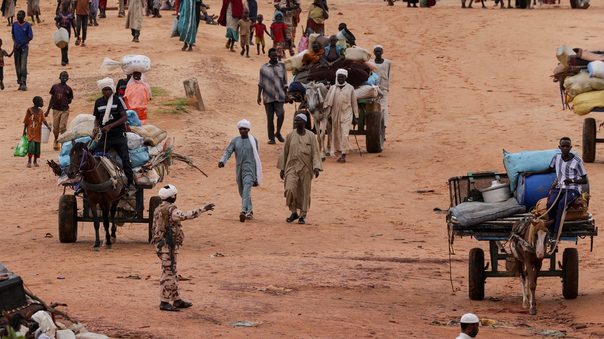 thousands flee cities in sudan to save their lives