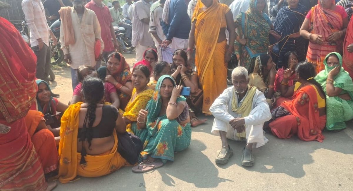 maharajganj woman dies during delivery hospital sealed after uproar