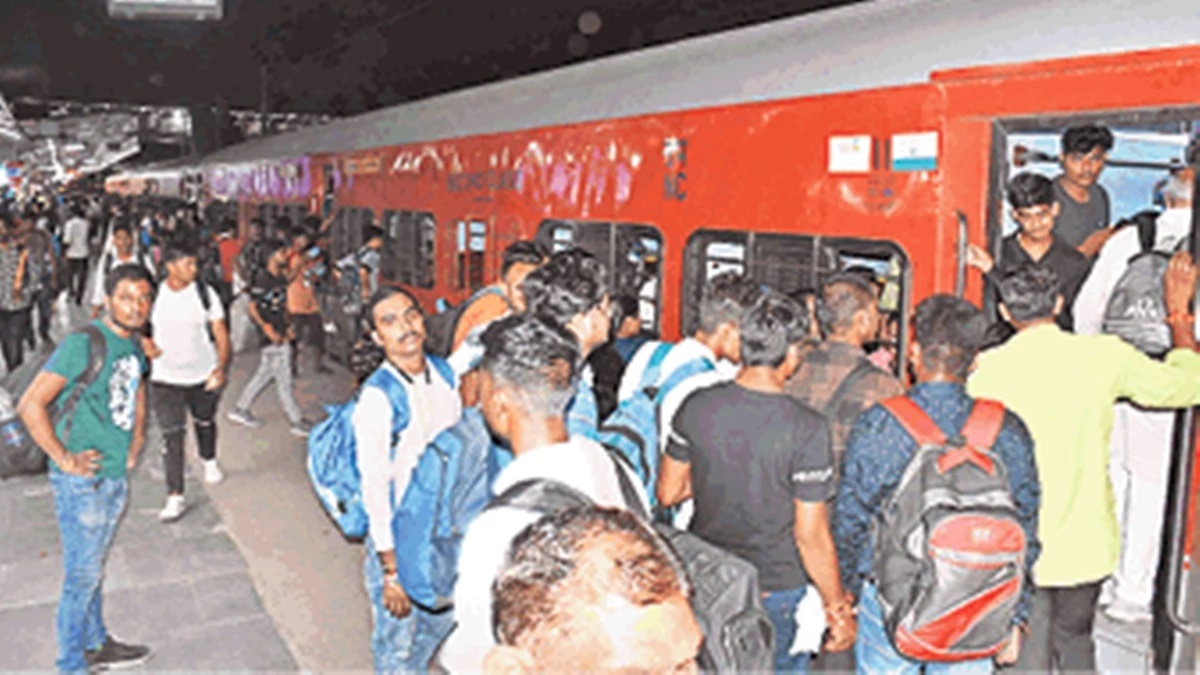 train overcrowding after festivals no room on bhopalmumbai routes until nov 13