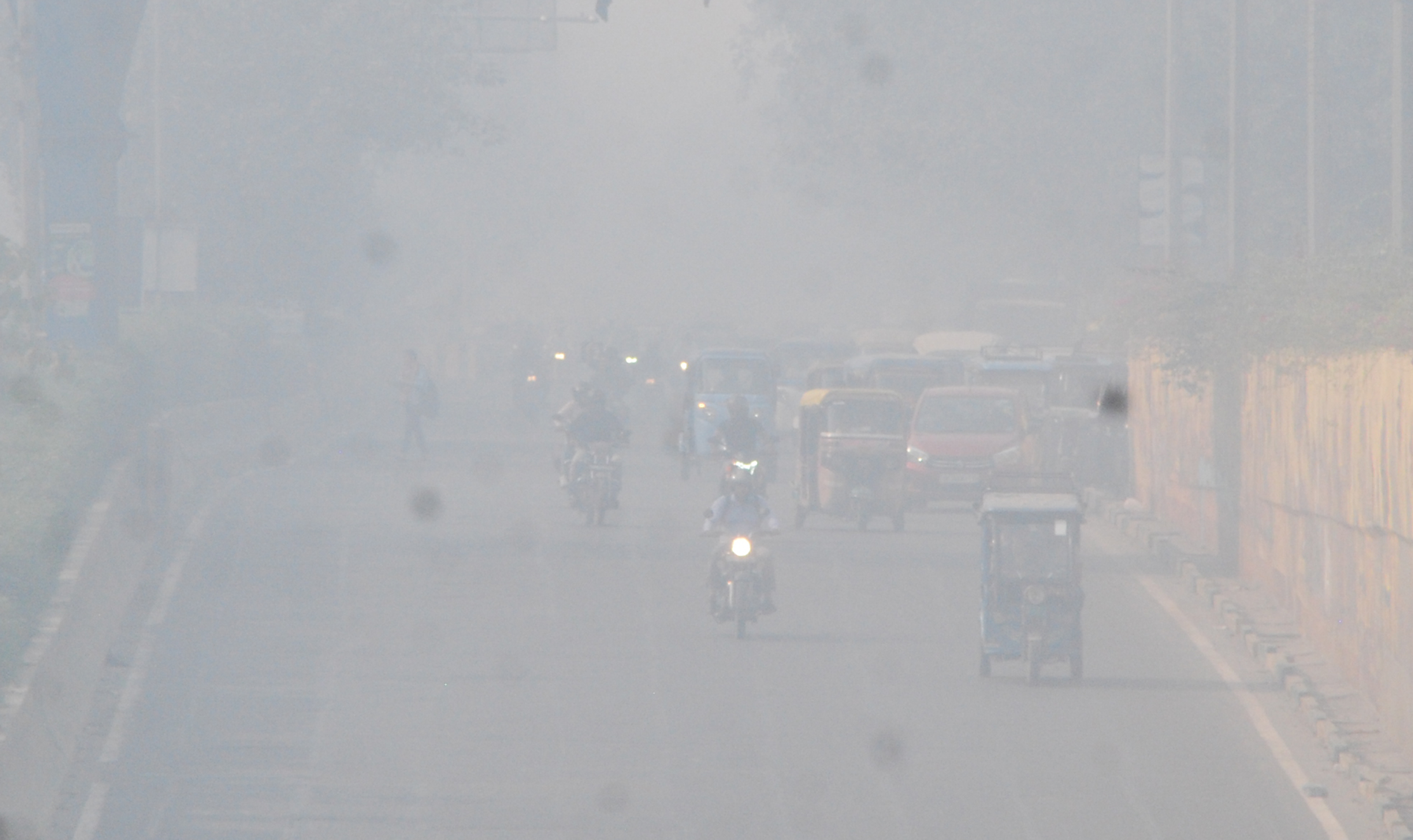 noida air pollution noida becomes third most polluted city on 8 november rohtak tops chart and delhi ranks 2nd