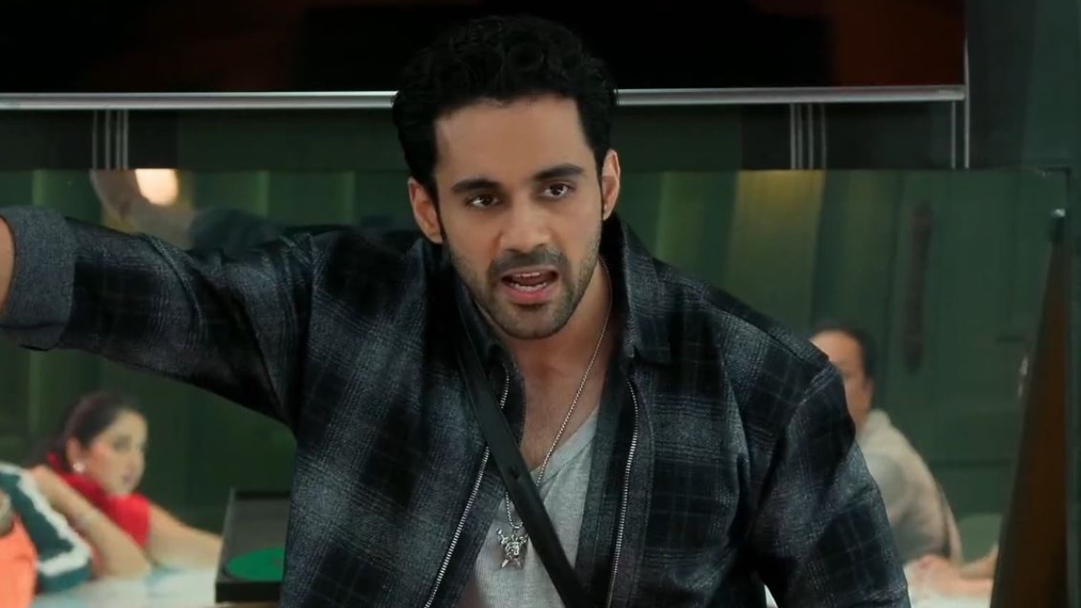 bigg boss 19 abhishek bajaj eviction ex contestant awez darbar angry on makers