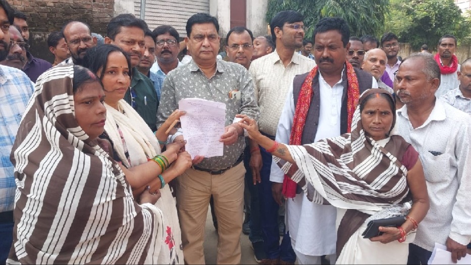 hospital locked down asha workers protest over unpaid salaries