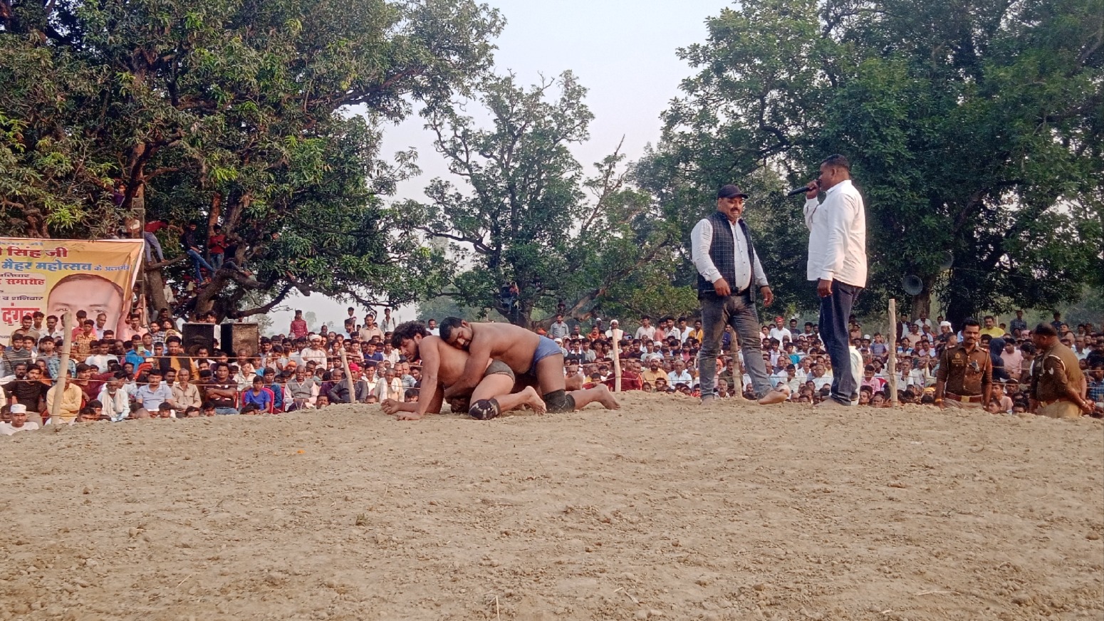 maihar mahotsav wrestlers showcase strength salman defeats bhukamp
