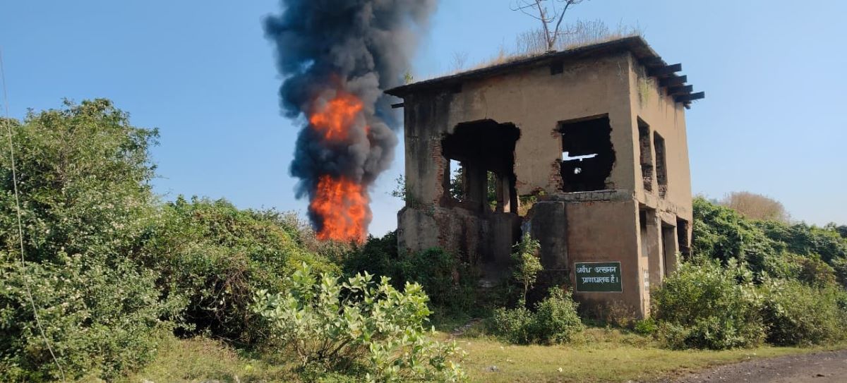 fire erupts in abandoned coal mine in dhanbad