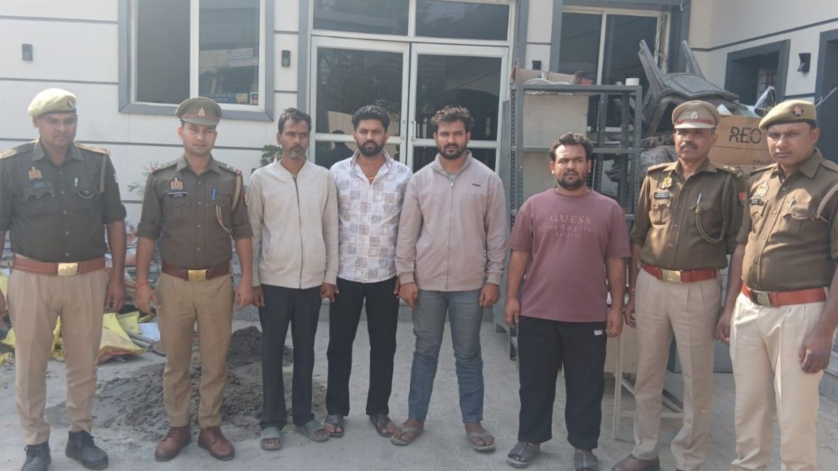 old currency exchange scam busted four arrested in sahibabad
