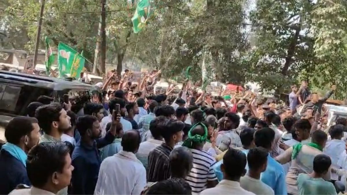 rjd protest outside bjp office in jamui accused of threatening shreyashi singh