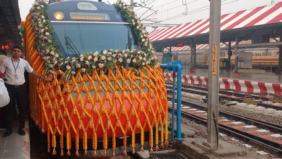 vande bharat gift of two vande bharat semi high speed train to up lucknowsaharanpur vande bharat and varanasi khajuraho vande bharat