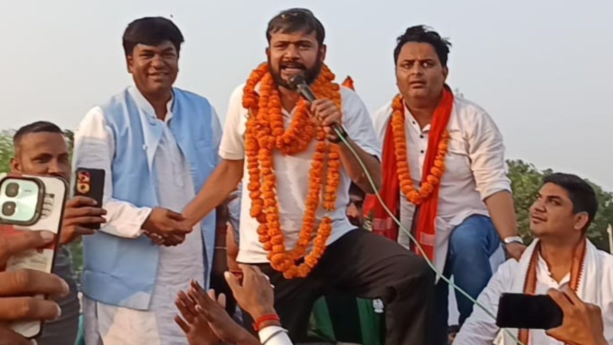 mukesh sahni reached bagaha in support of the congress candidate but returned after staying for just 12 minutes