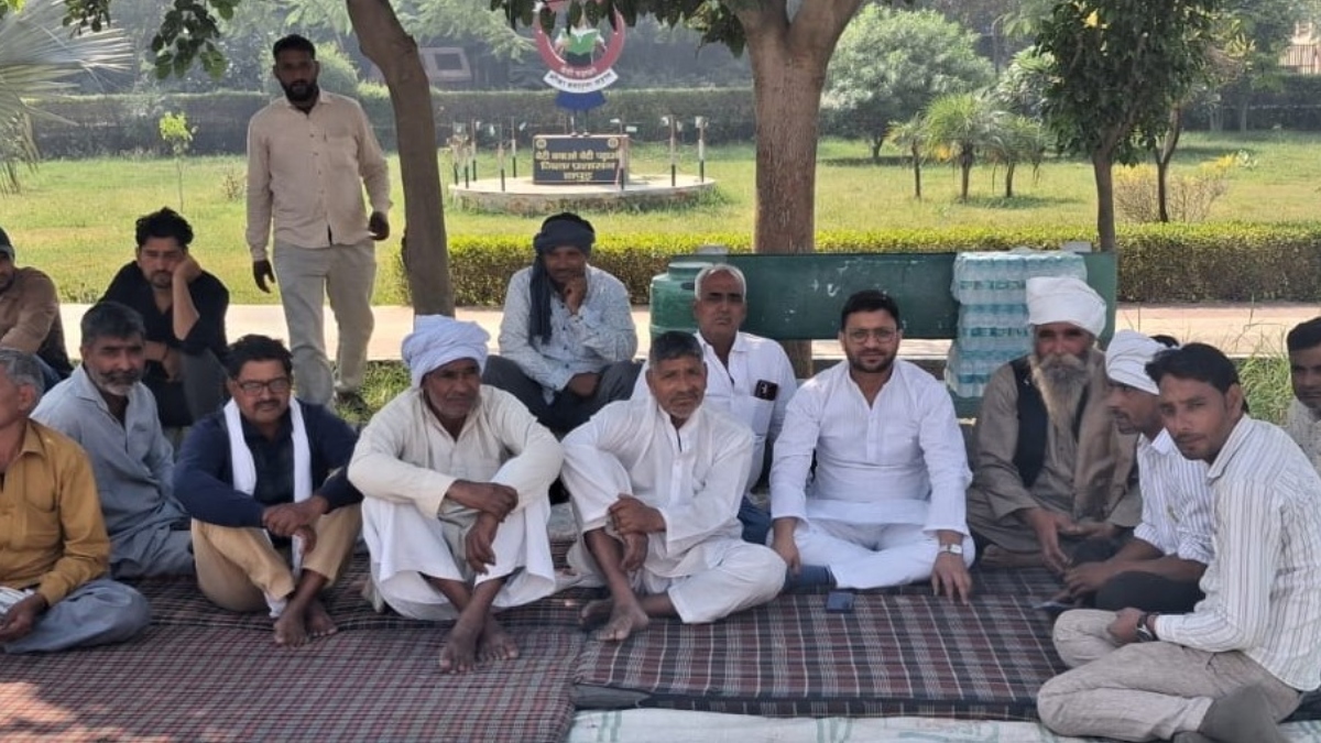 hapur company flees with 4 crore of potato farmers officials concerned