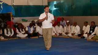पचमढ़ी शिविर में मप्र कांग्रेस के जिलाध्यक्षों को संबोधित करते राहुल गांधी ।