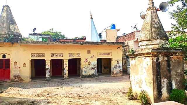 3.58 करोड़ से बदलेगी यूपी के इन मंदिरों का सूरत, मंजूरी के बाद 2.40 करोड़ की पहली किस्त जारी
