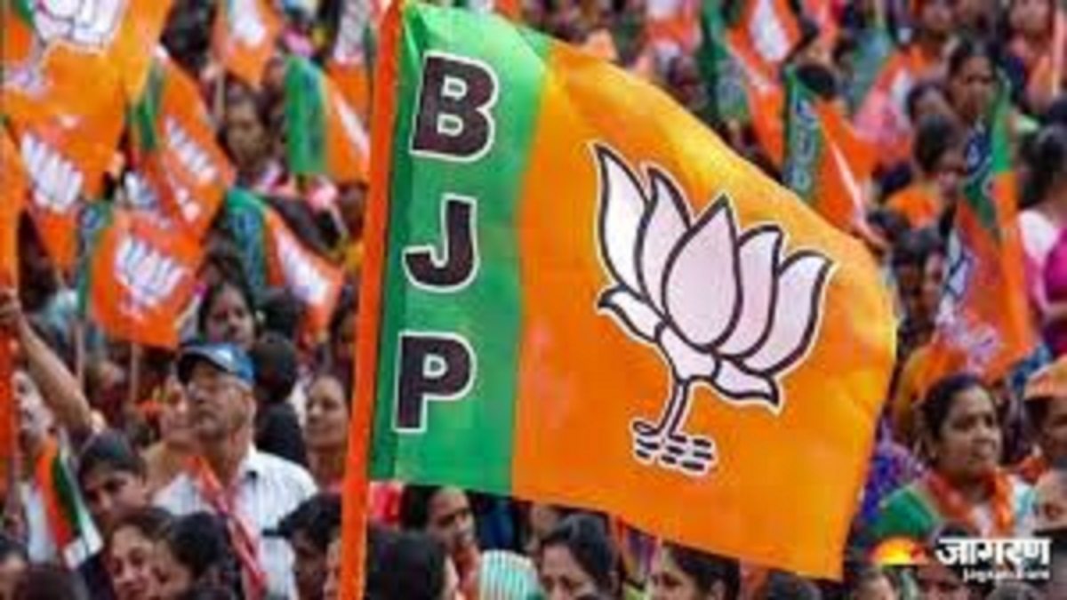 prayagraj bjp internal strife district committee awaits reshuffle amid leadership changes