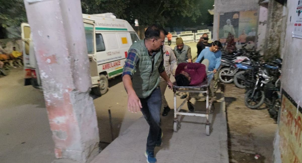 deoria police encounter with cattle smuggler one injured