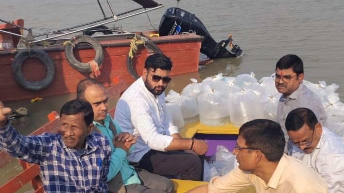 235 lakh fish released in ganga under matsya sampada yojana