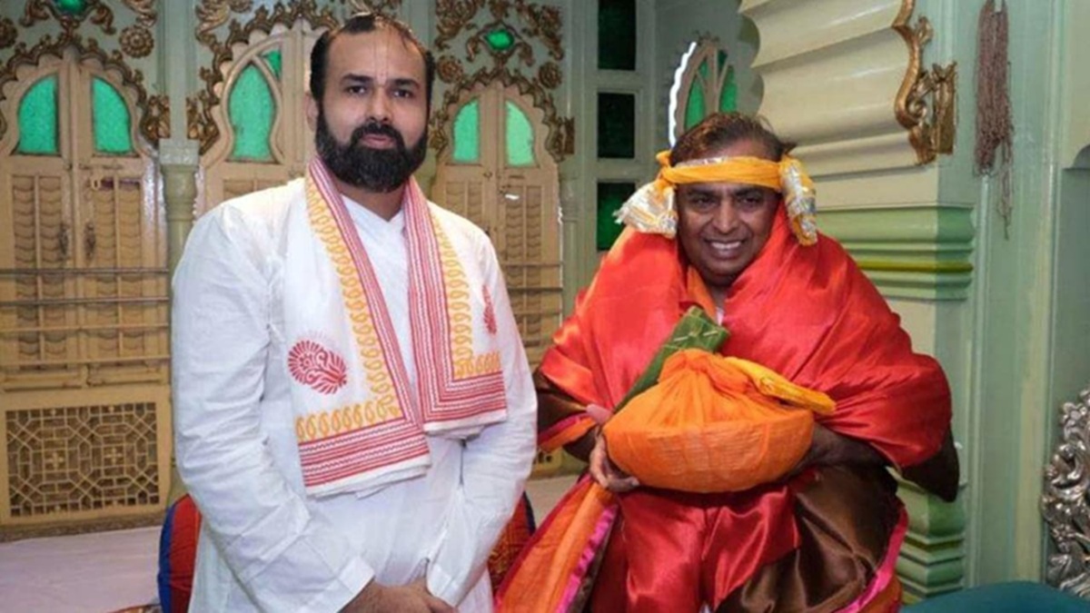 mukesh ambani visited shrinathji in nathdwara