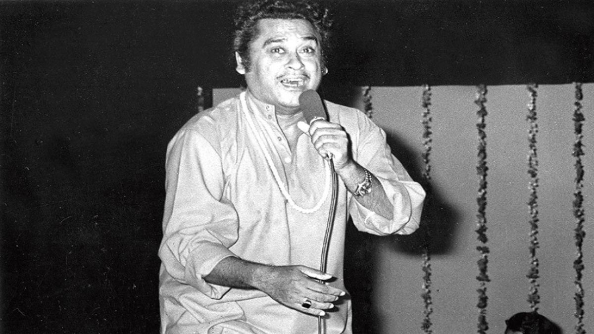 kishor kumar sang half ticket song aake seedhi lagi in both male female voice