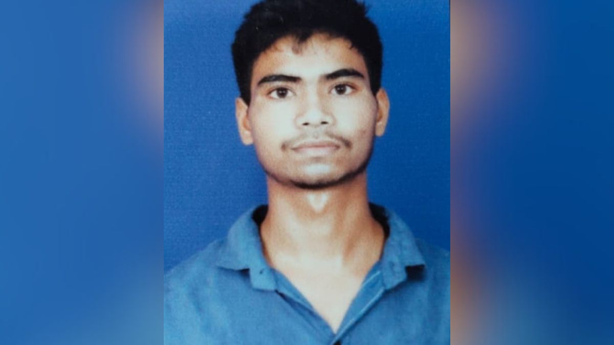 tractor accident farmer dies while plowing field