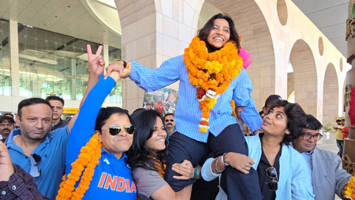 world champion cricketer sneh rana reached home photos and video