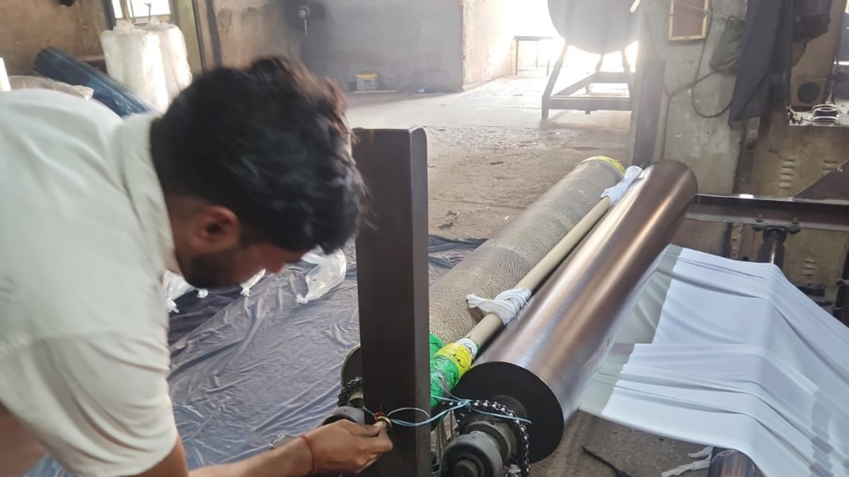 action against polluting dyeing units sealed and power cut