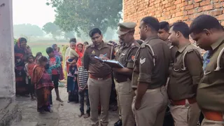 संदिग्ध परिस्थितियों में लटकता मिला विवाहिता का शव।