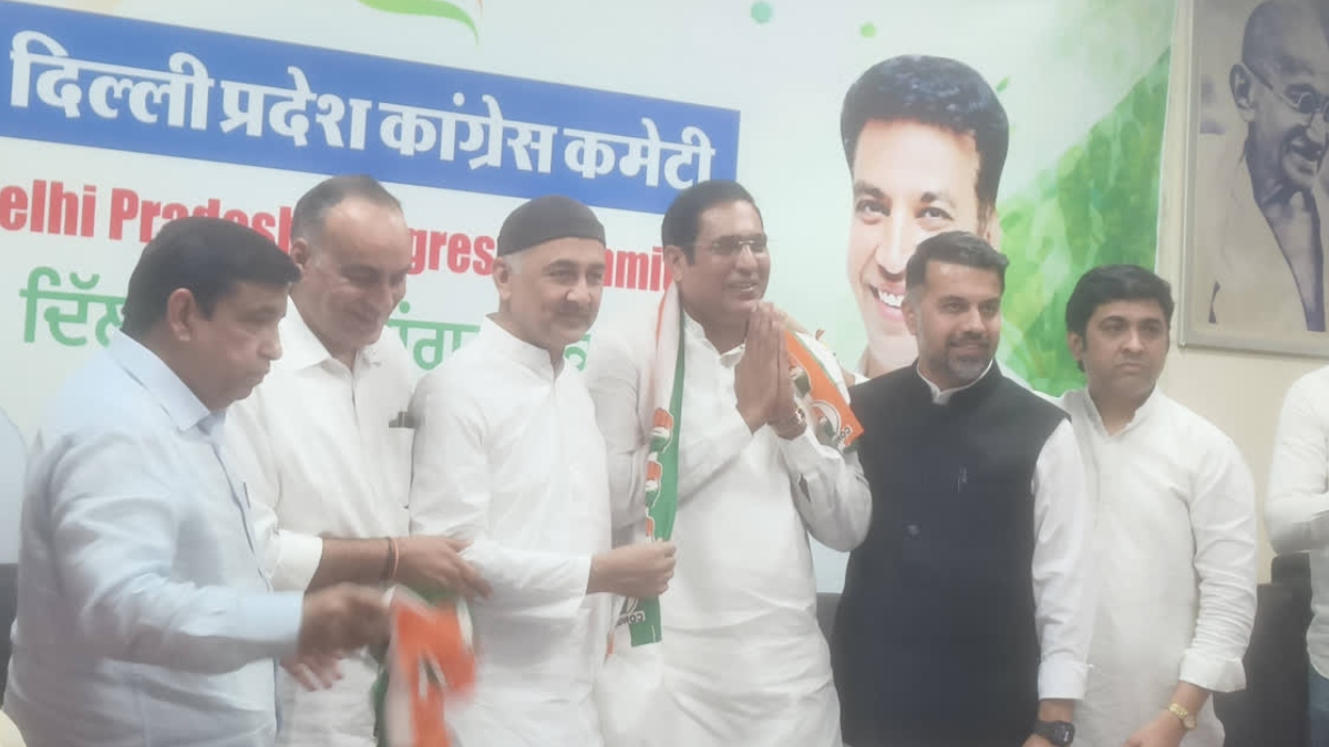 excorporator suresh choudhary joins congress in delhi