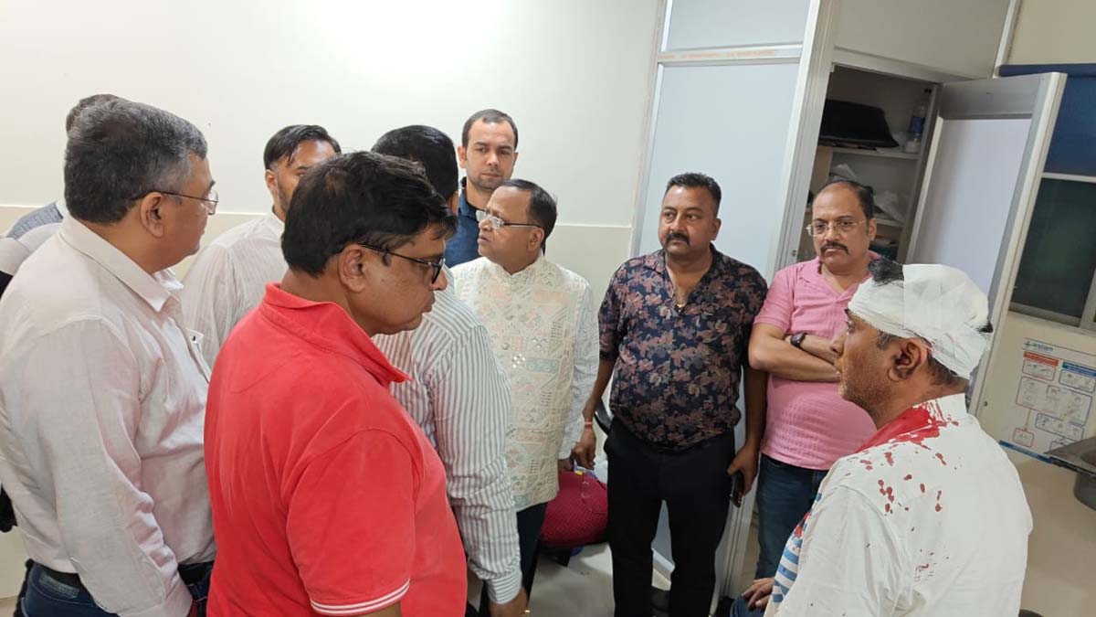 fortune oil merchant robbed of lakhs in dhanbad barwaadda market firing reported