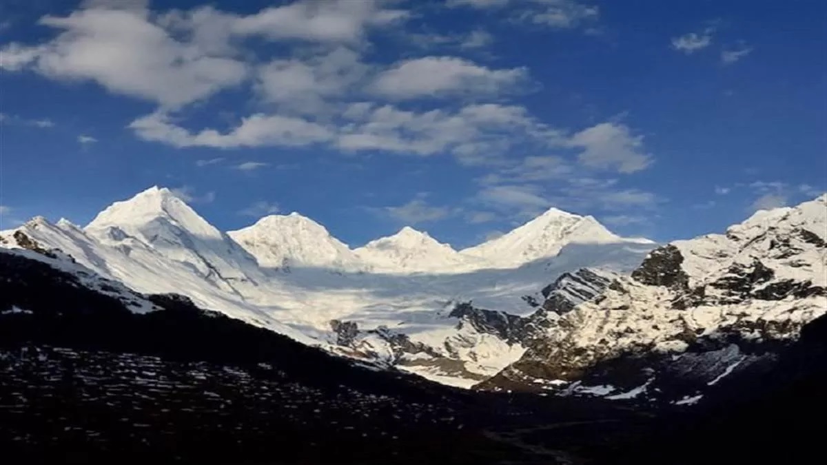 earth temperature rises by two degrees 75 percent snow in hindu kush himalayas to be disappear