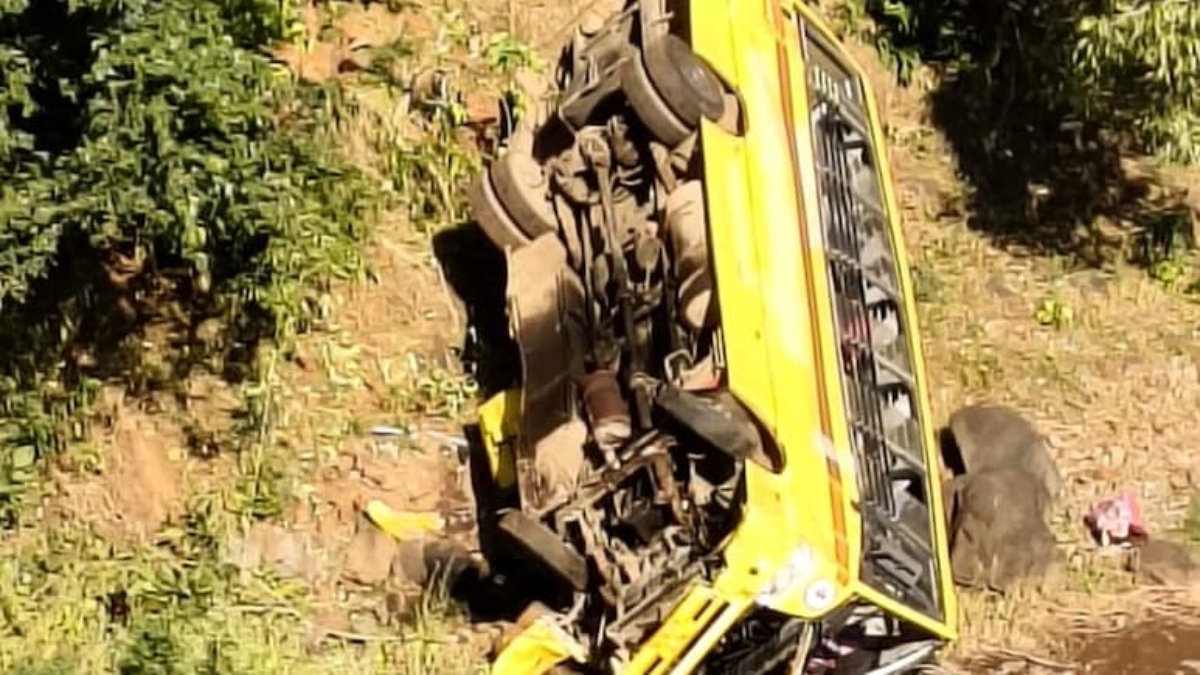 school bus accident in nandurbar 2 killed many injured