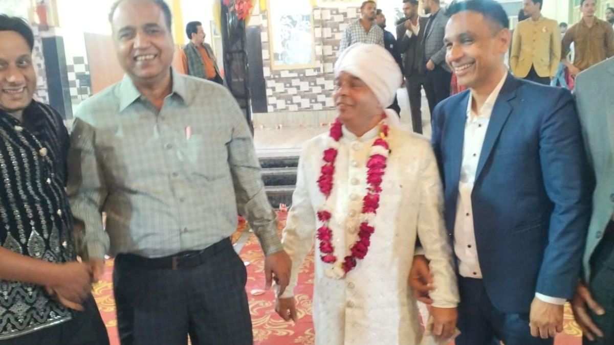 groom returning home from wedding died of a heart attack amroha latest news