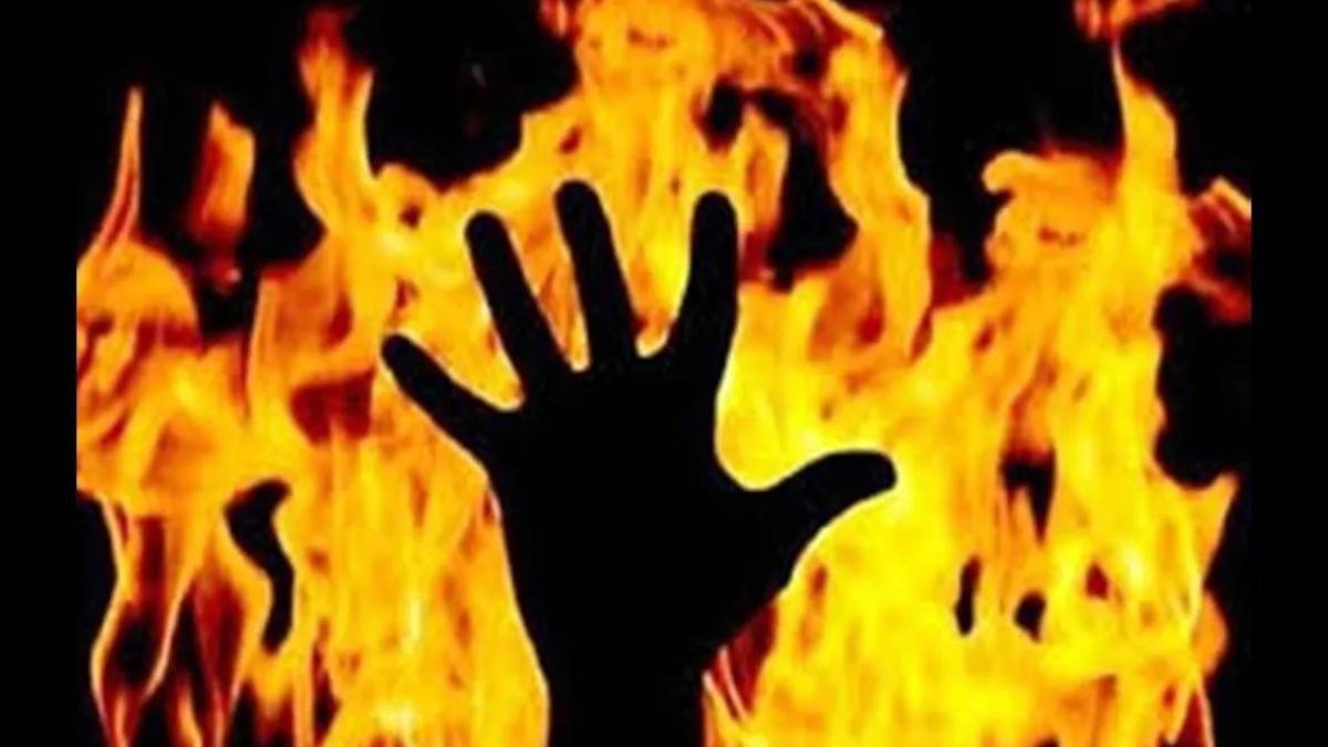 visakhapatnam daughterinlaw burns motherinlaw alive in andhra pradesh