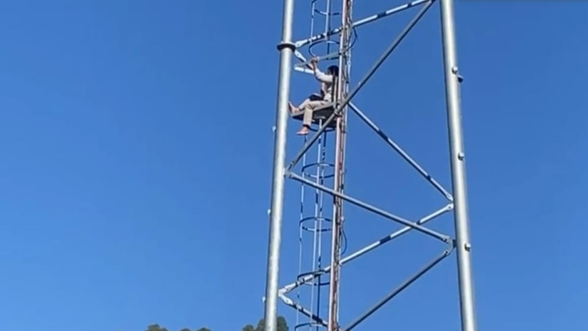police arrested protesters sitting at ghansali bus stand protesters climbed a mobile tower at chc pilkhi