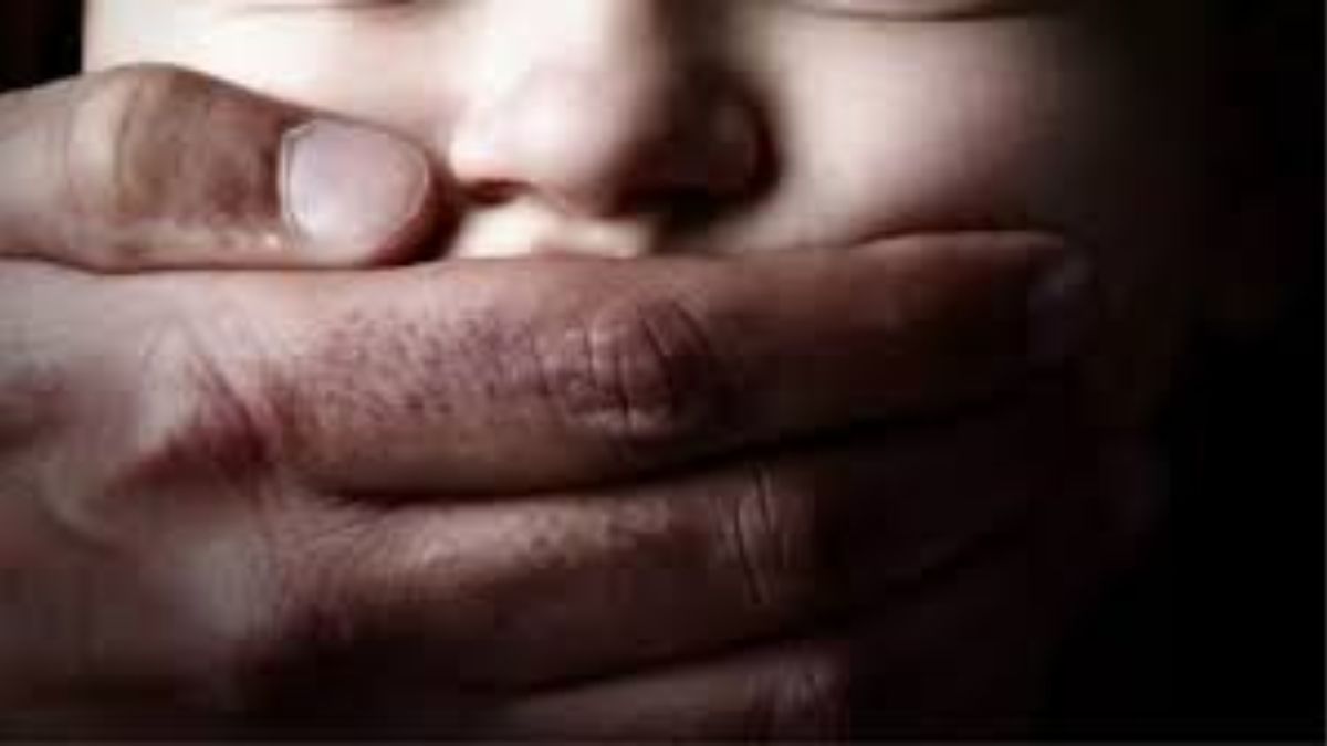 shopkeeper molests girl on pretext of giving candy case registered