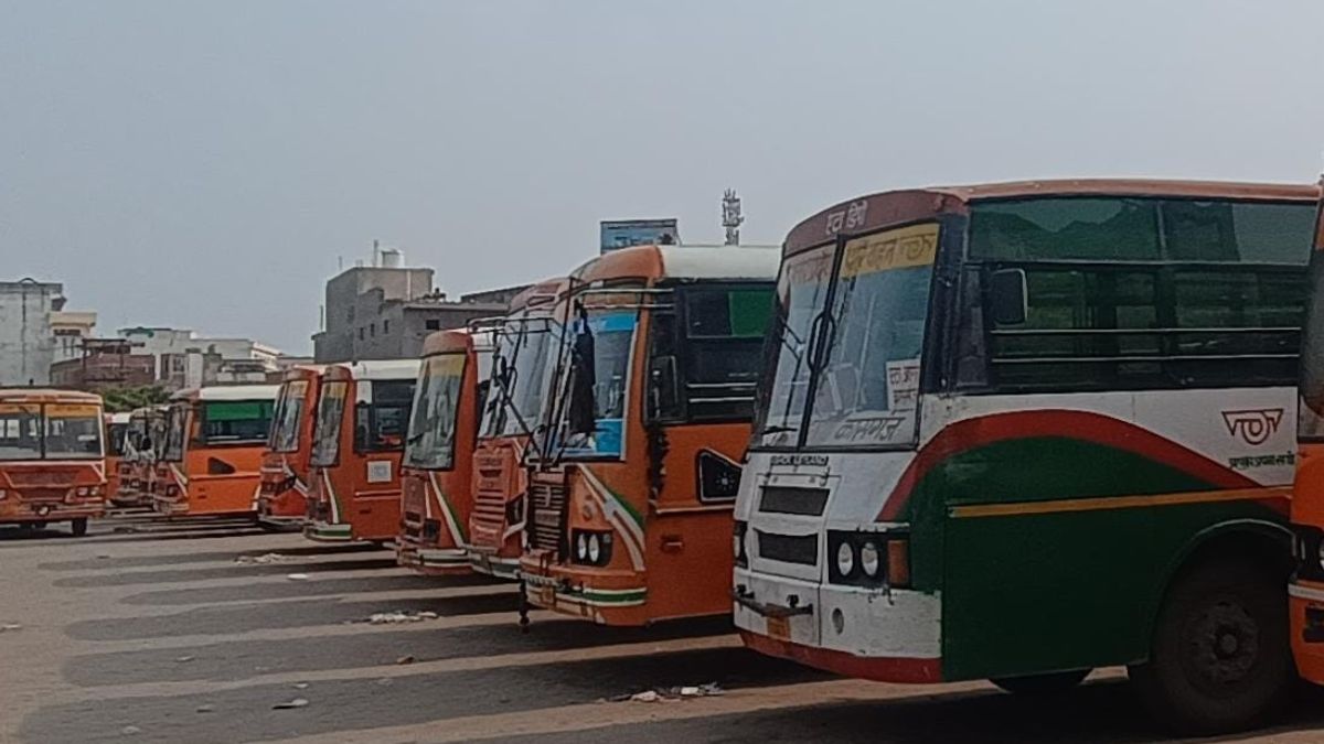 upsrtc bus to moradabad could not run causing great inconvenience to passengers