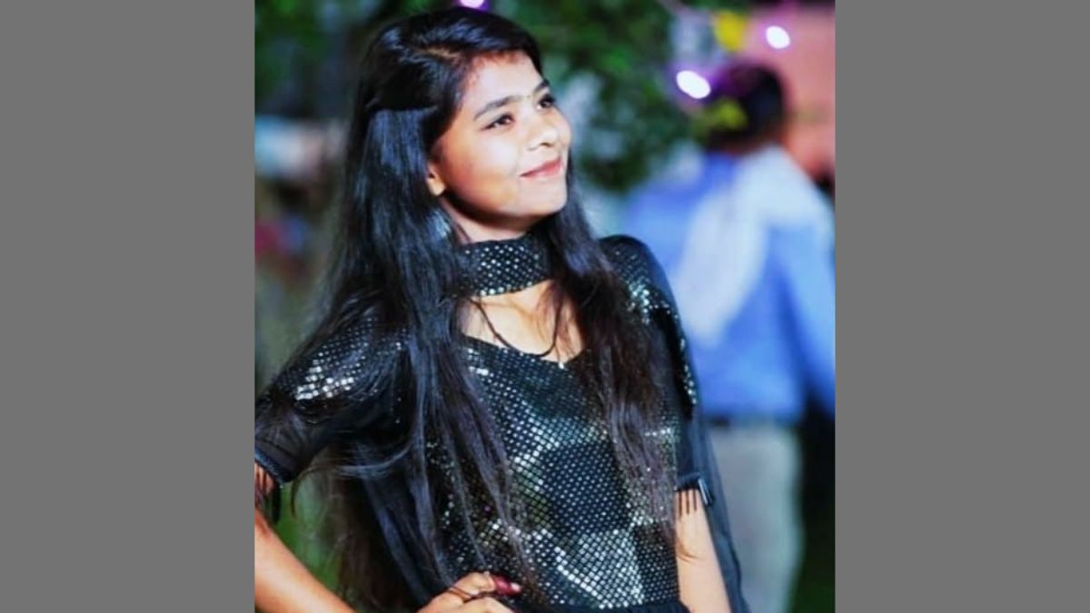 girl student preparing for iit riding a scooter was crushed by a tractor and died